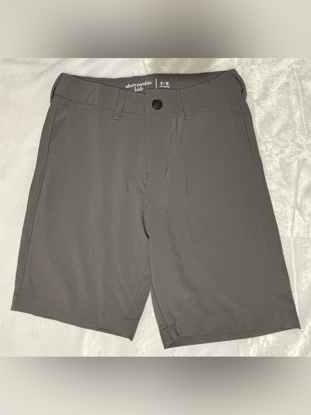 Boys-Kids Abercrombie Kids Gray Flat Front Shorts, super soft “Like New”